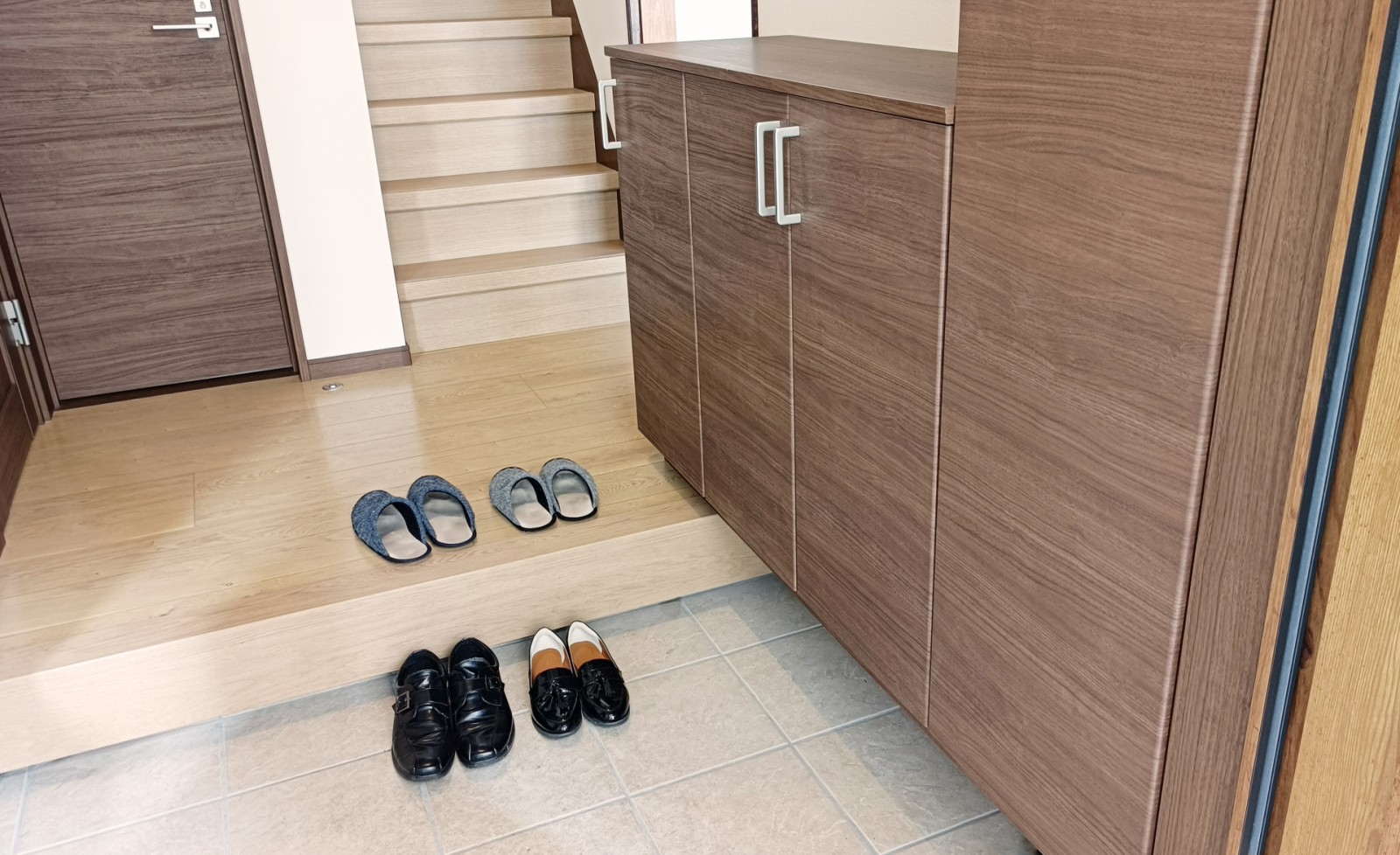 玄関まわりの使いやすさから考える小牧市のローコスト注文住宅