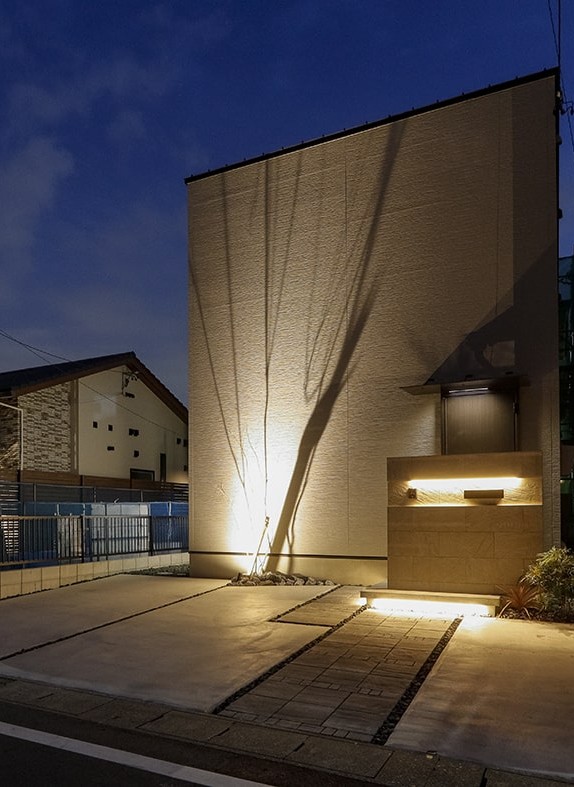 光と暮らす、シンプルな住まい